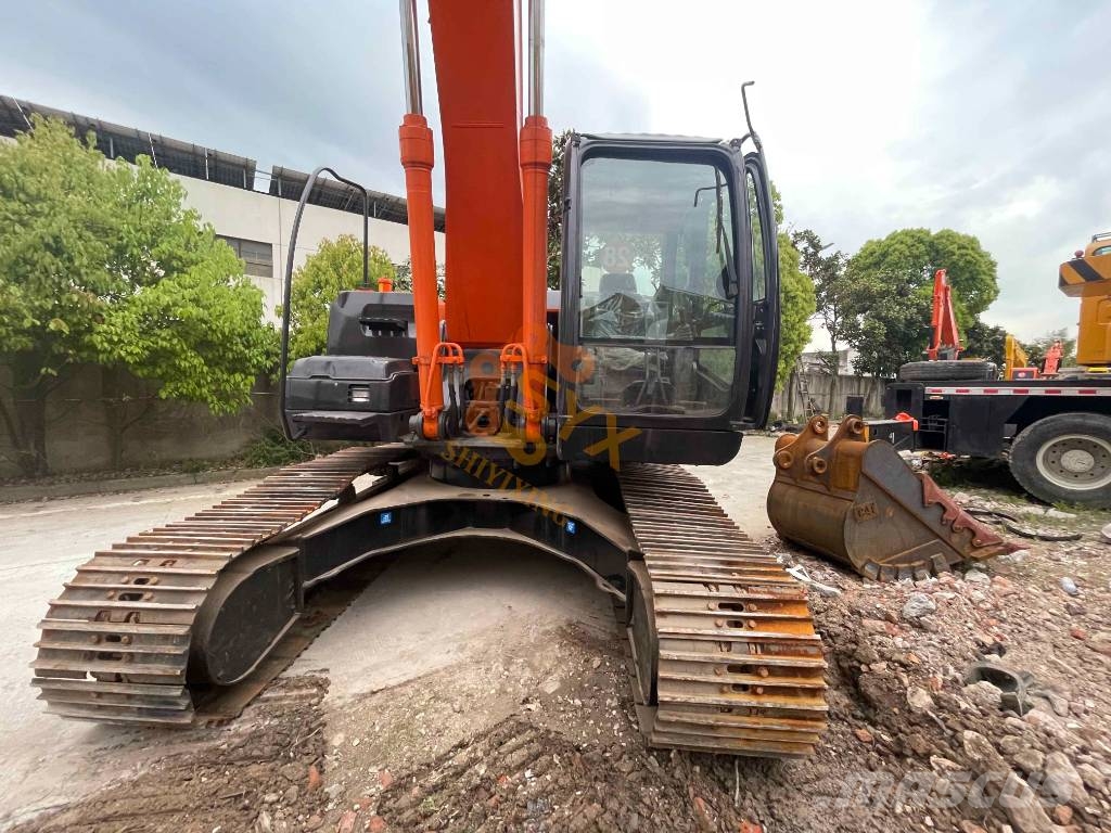 Hitachi ZX 240 履带挖掘机
