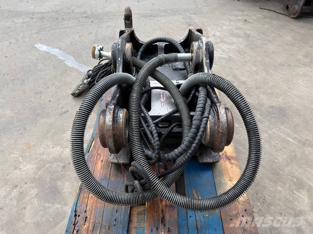 OilQuick OQ80 - M318D / M320F / M322D / 320D / 320E / 323D Quick connectors