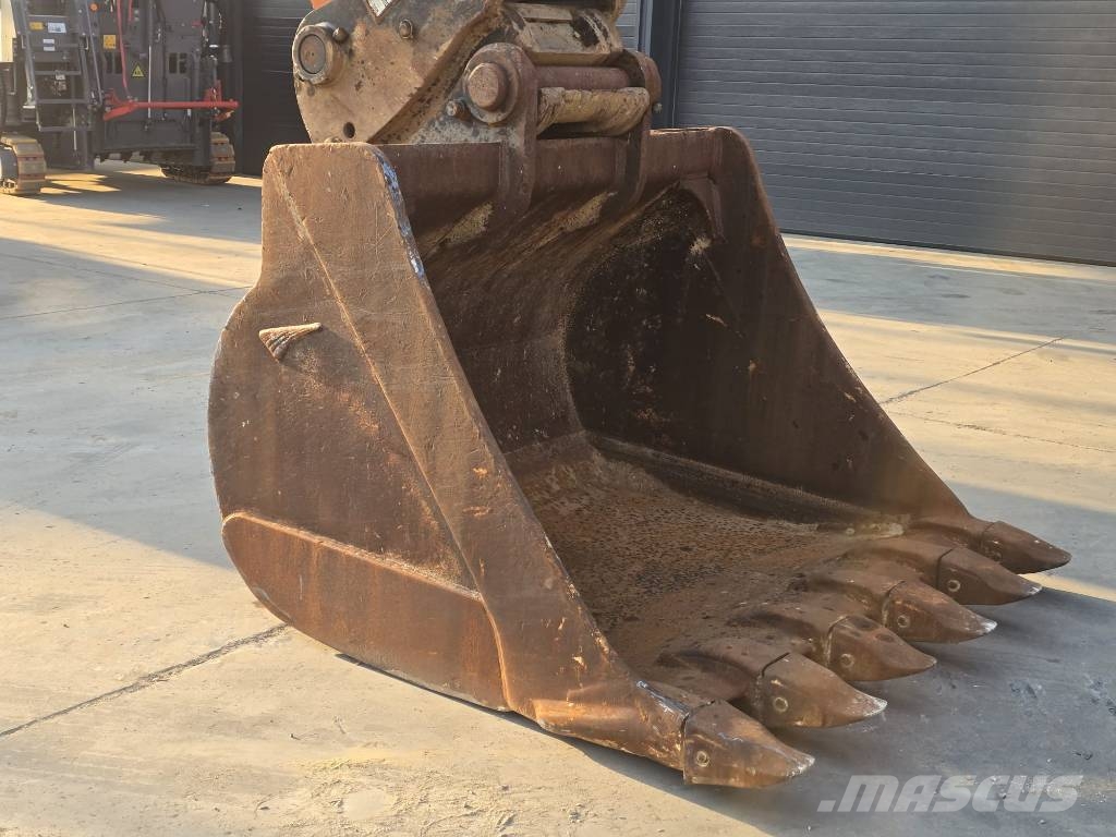 Hitachi Zaxis 490 LCH-6 حفارات زحافة