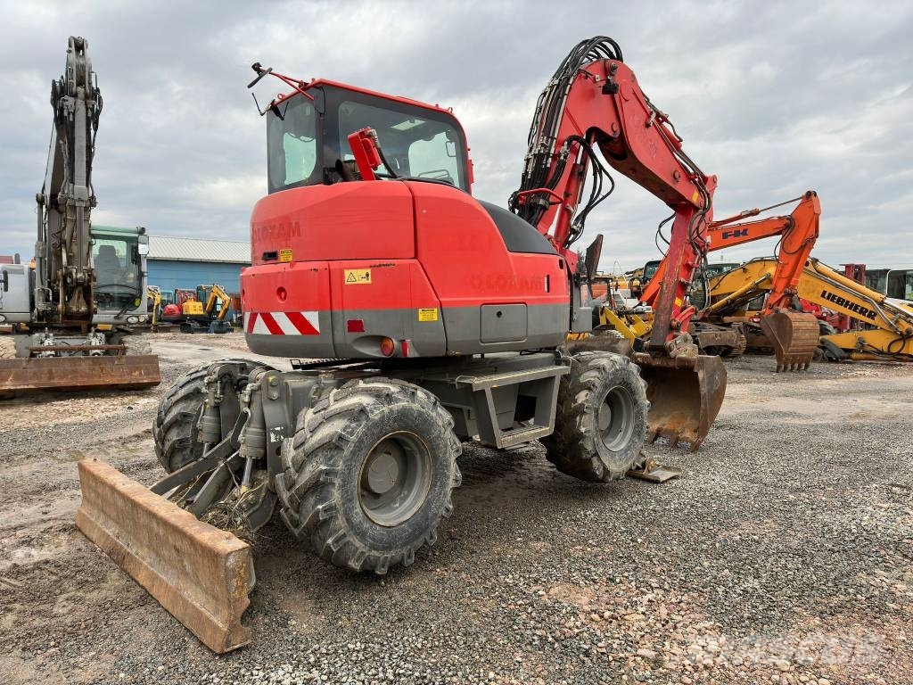 Komatsu PW98MR-8 Колісні екскаватори