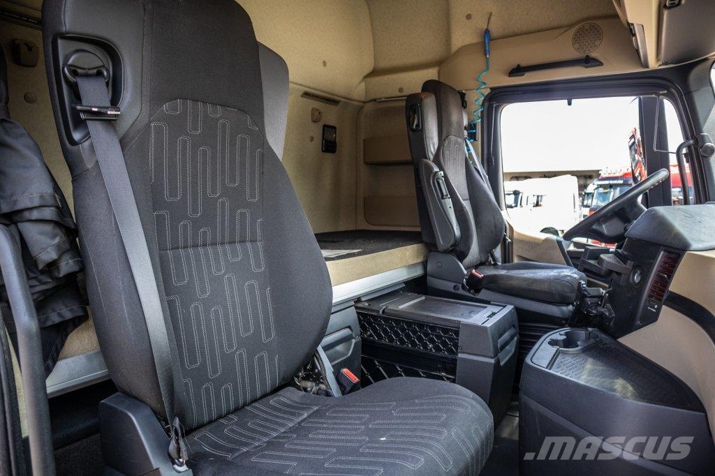 Mercedes-Benz AROCS 1845 HAD + HYDR. 트랙터 유닛