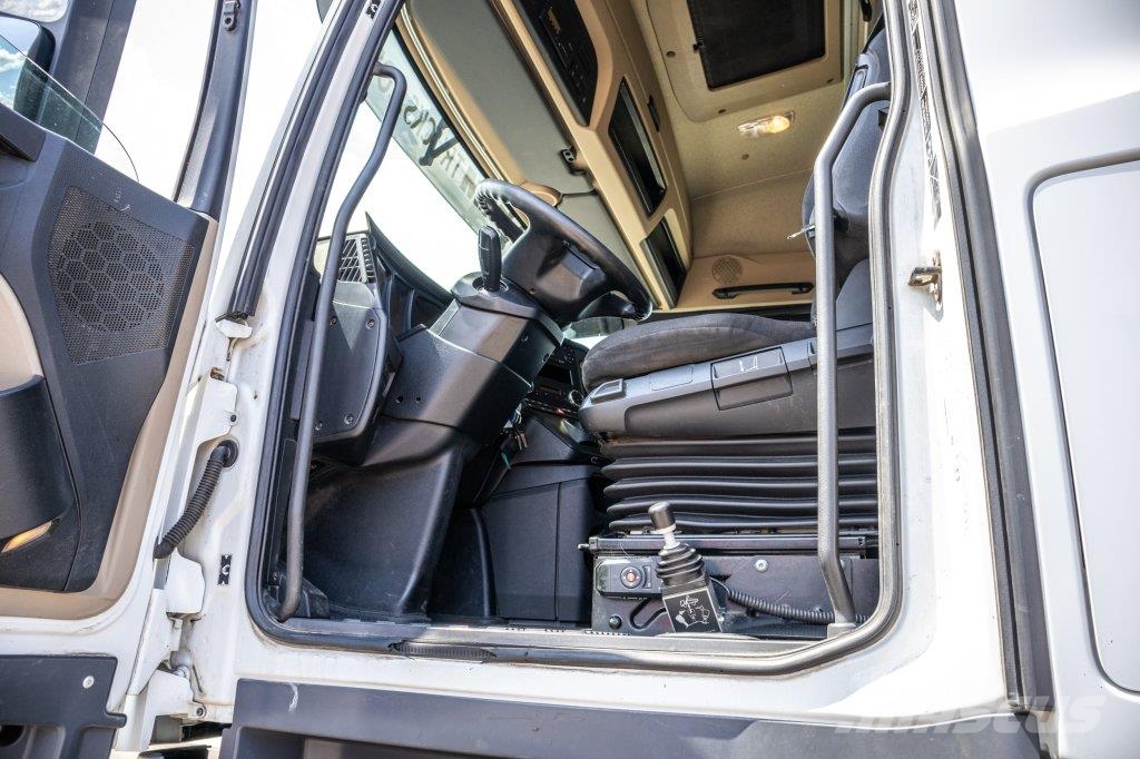 Mercedes-Benz AROCS 1845 HAD + HYDR. 트랙터 유닛