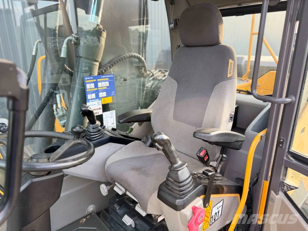 Volvo EW180E Pelle sur pneus