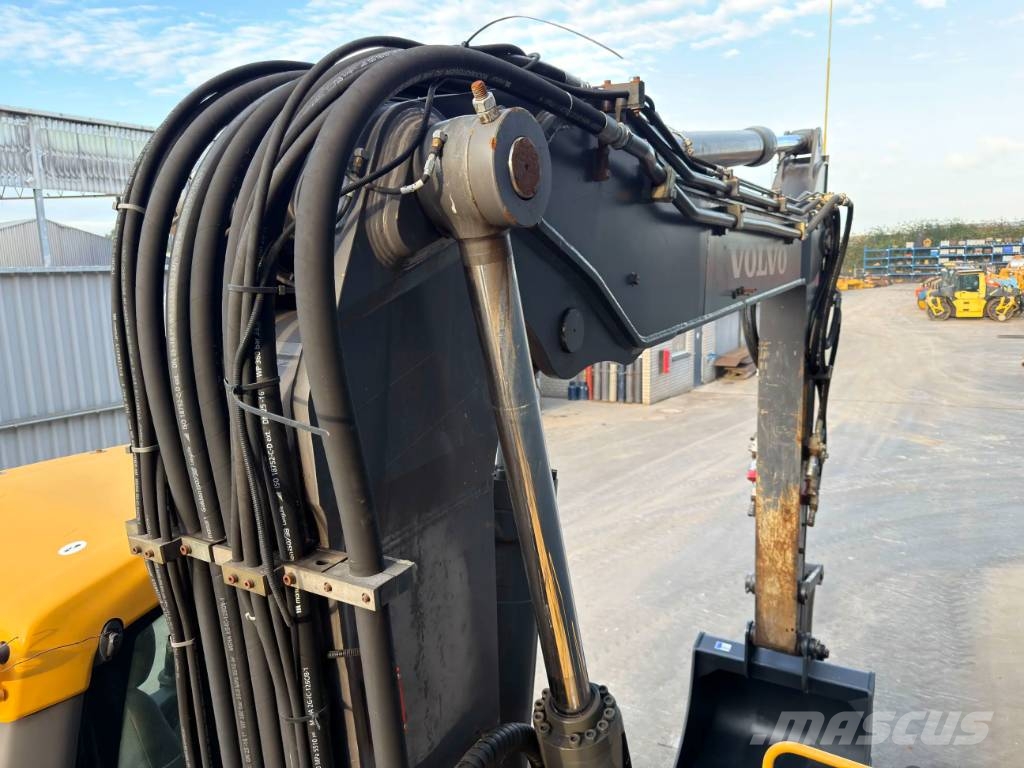 Volvo EW180E Pelle sur pneus
