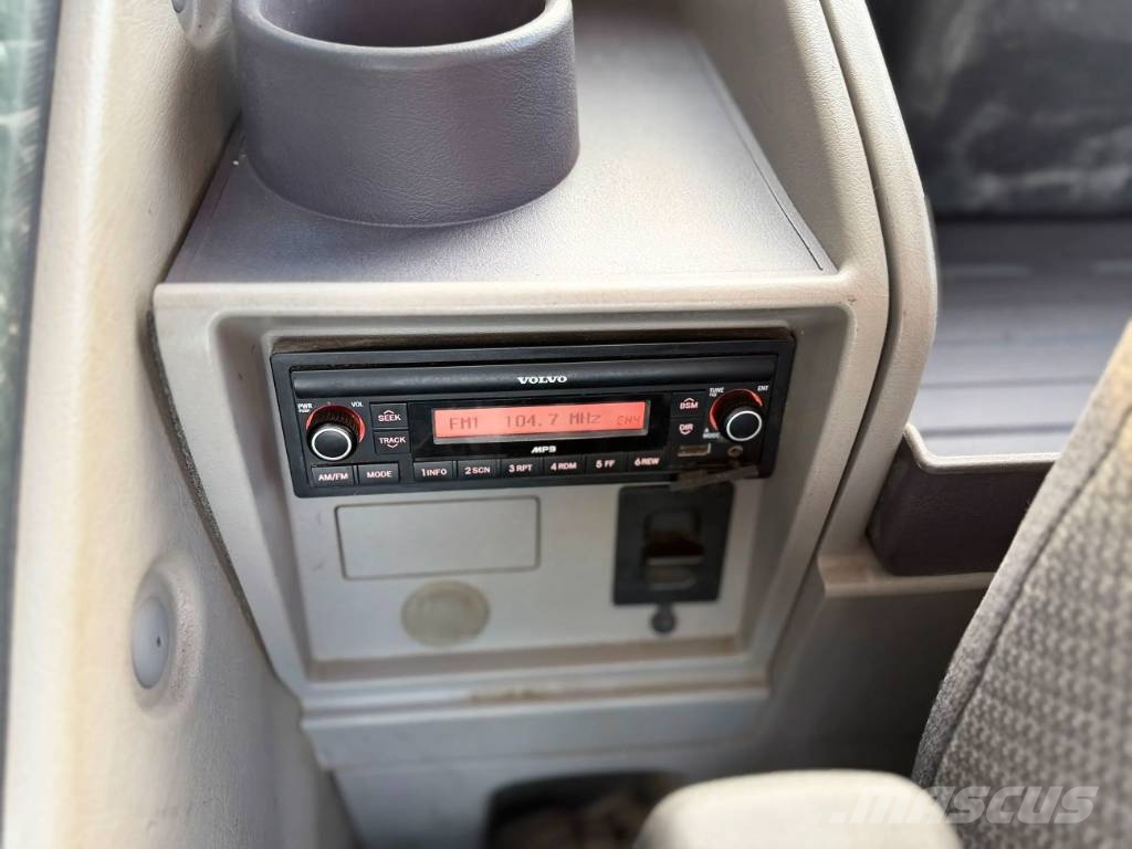 Volvo EW180E Pelle sur pneus