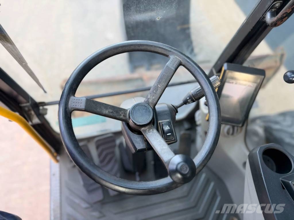 Volvo EW180E Pelle sur pneus