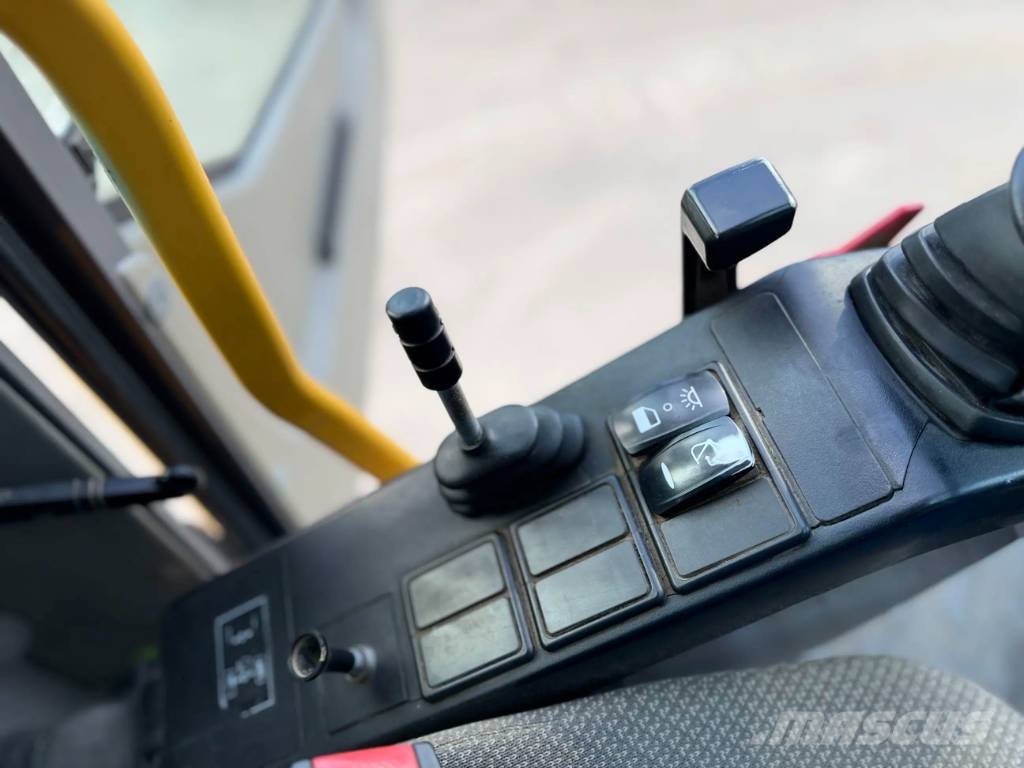 Volvo EW180E Pelle sur pneus
