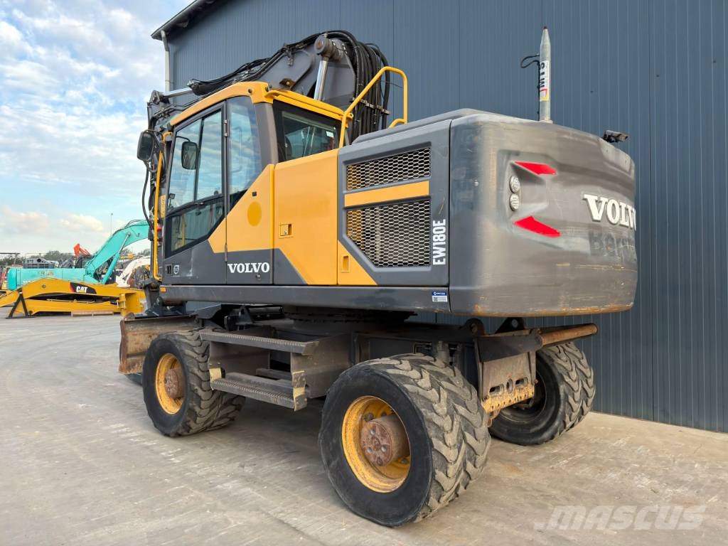 Volvo EW180E Pelle sur pneus