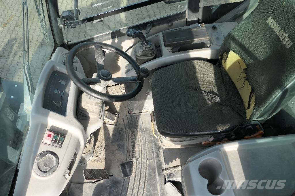 Komatsu WA 100 M-5 لوادر بعجل
