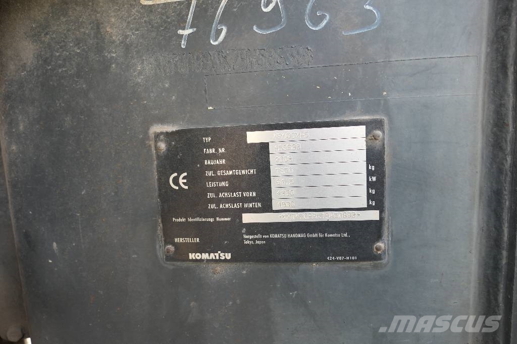 Komatsu WA 100 M-5 لوادر بعجل