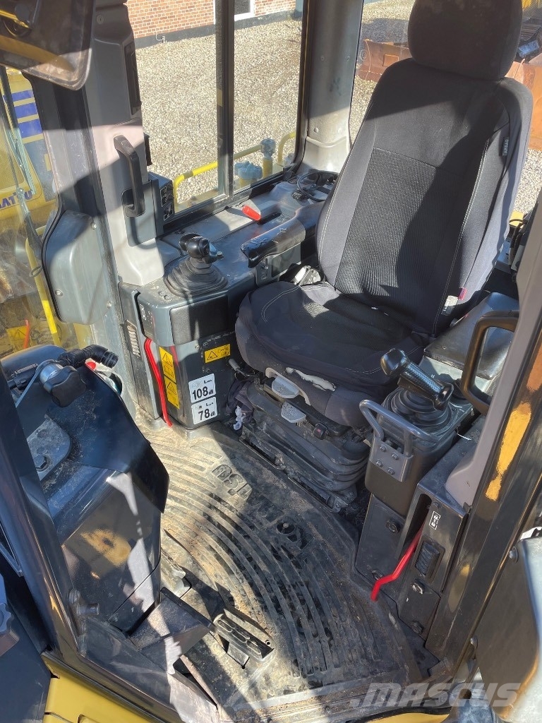 Komatsu D65PXI-18 intelligent machine control Μπουλντόζες με ερπύστριες