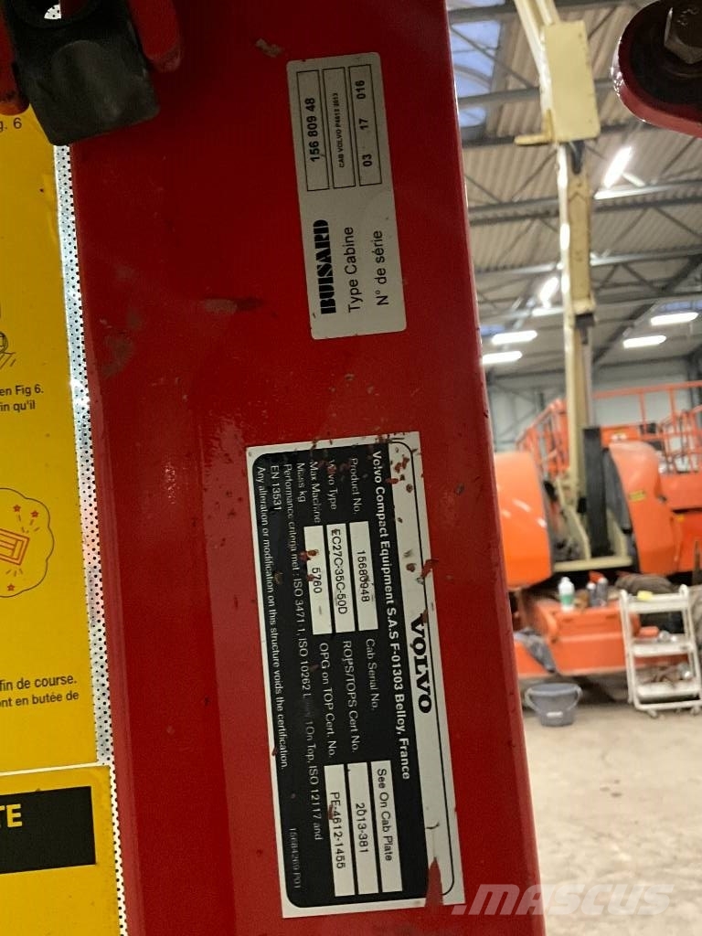 Volvo EC 27 C / EC 35 C / ECR 50 D Ohjaamo ja sisusta