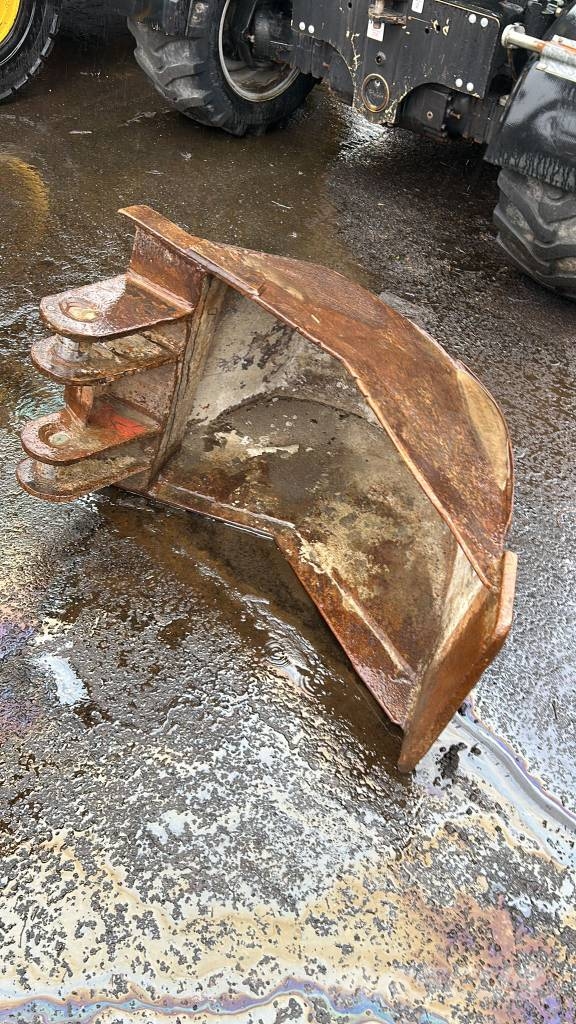 Hitachi ZX 140 W-3 / Vähän ajettu, 3Kauhaa, Huoltokirja! Εκσκαφείς με τροχούς - λάστιχα