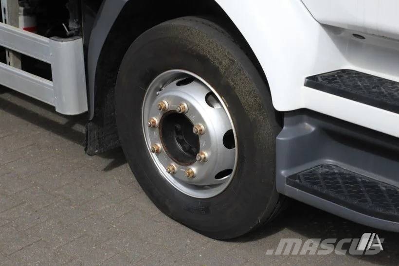 Renault Midlum 220Dxi –r-029 溫控卡車