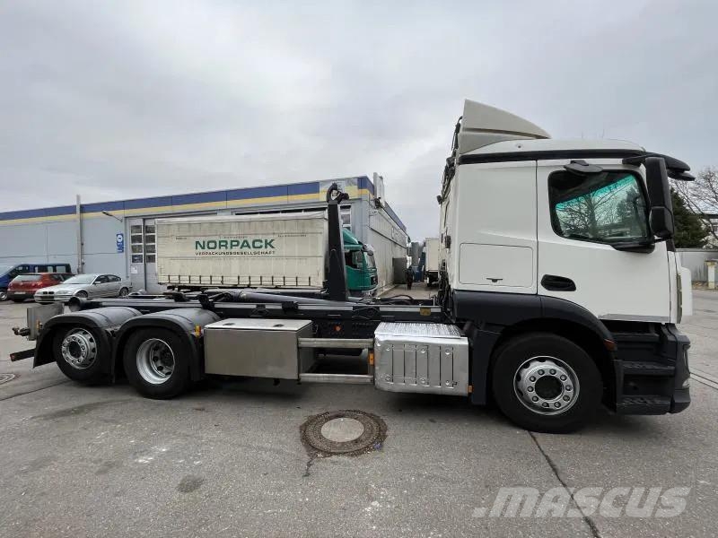 Mercedes-Benz Actros 2543 BL 6x2 MEILLER Abroller TÜV NEU! Камиони с кран с кука