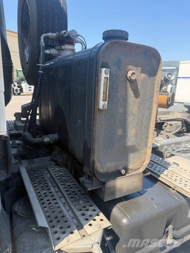 Mercedes-Benz 963-4-E Camiones tractor