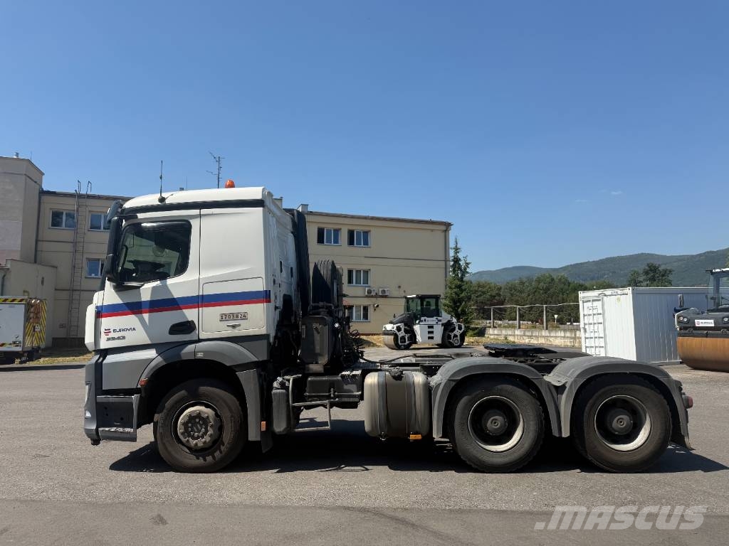 Mercedes-Benz 963-4-E Camiones tractor
