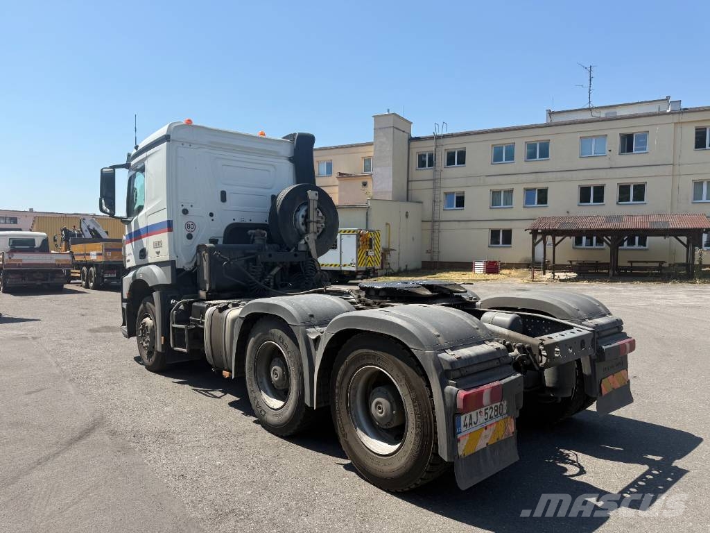 Mercedes-Benz 963-4-E Camiones tractor