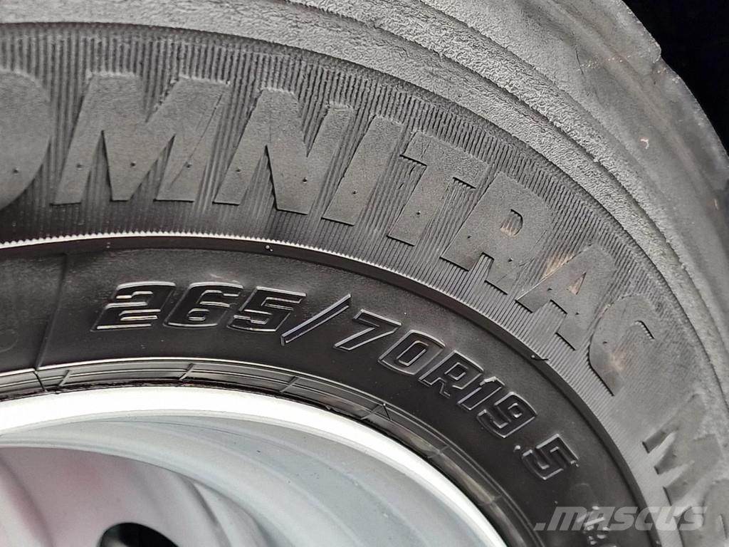 Krone BDF trailer with box - Box: 7.70 - 2.48 - 3.00 - F BDF Прицепы