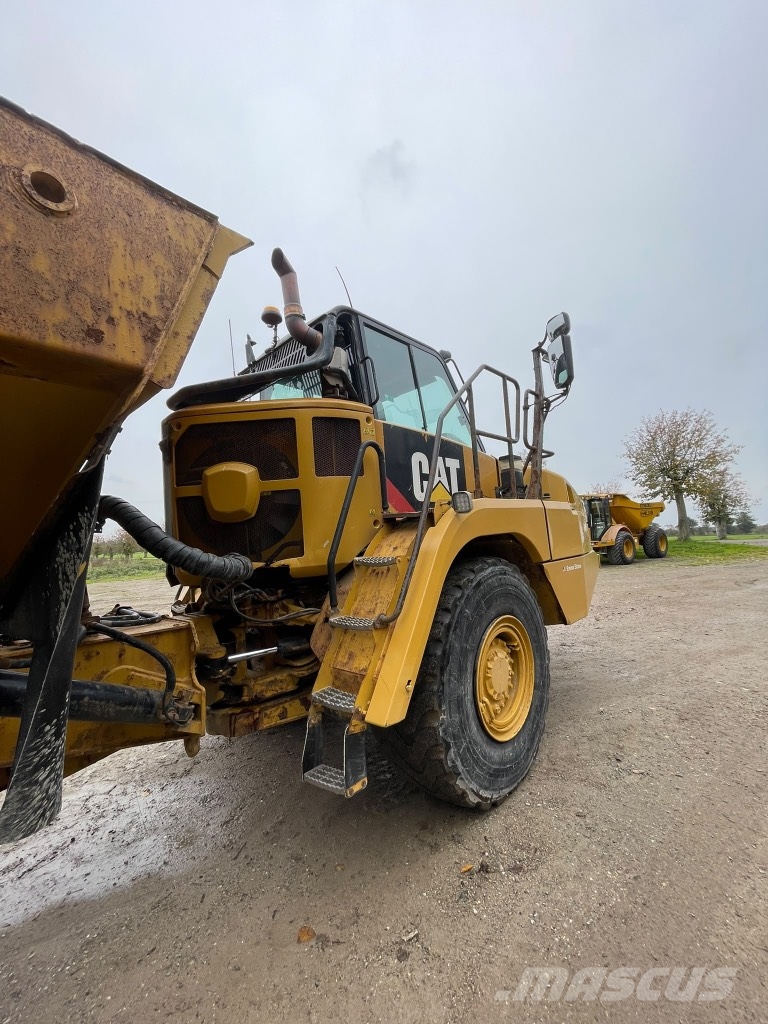 CAT 730 C / 730C Зчленовані самоскиди