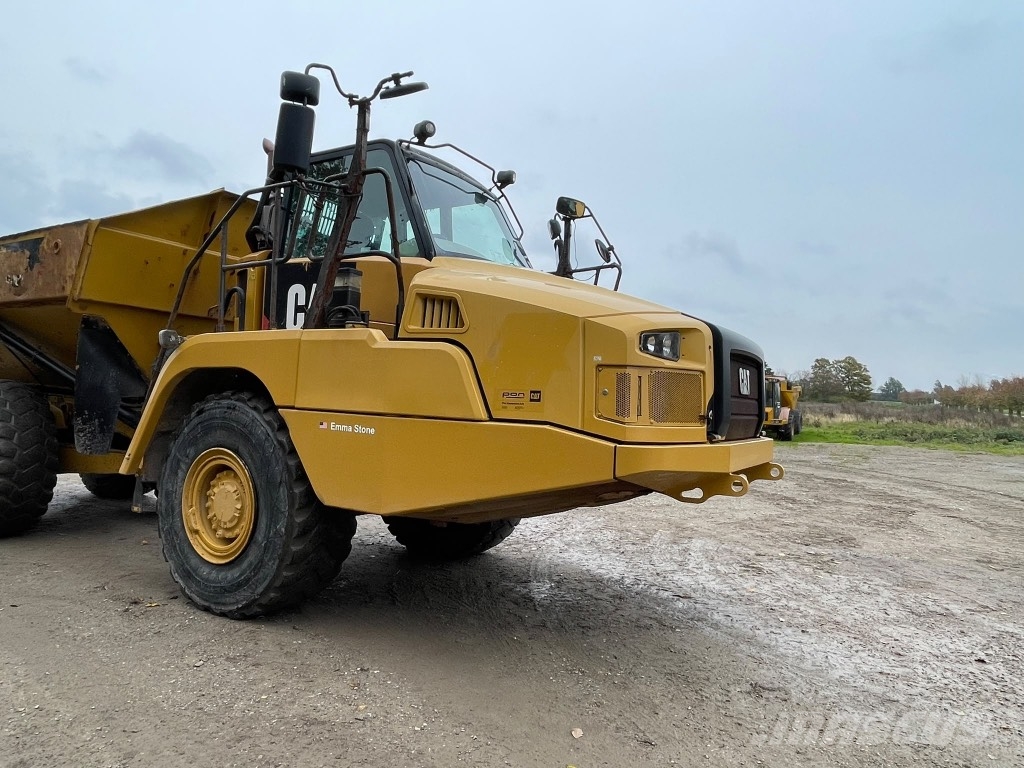 CAT 730 C / 730C Зчленовані самоскиди