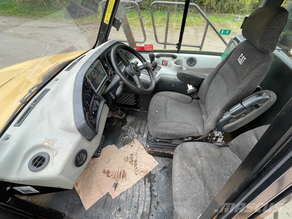 CAT 730 C / 730C Зчленовані самоскиди