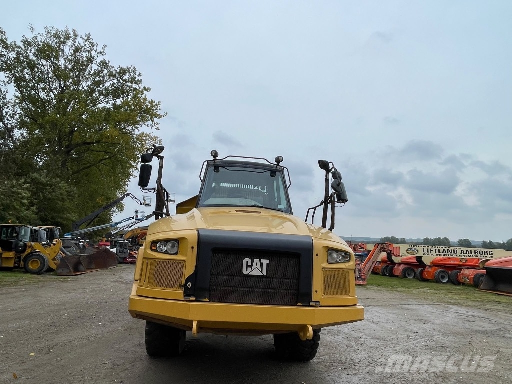 CAT 730 C / 730C Зчленовані самоскиди