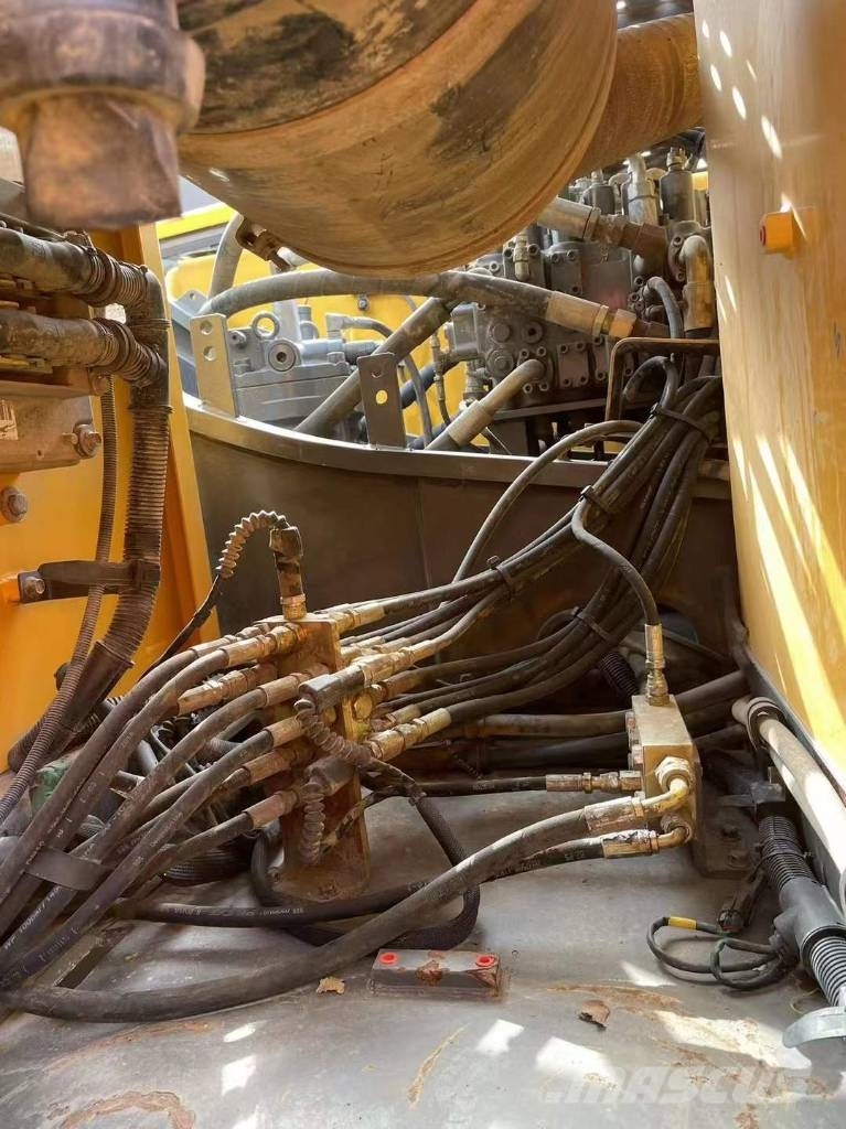 Volvo EC 250 D حفارات زحافة