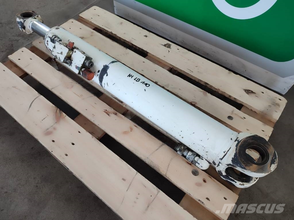 New Holland LB 110 hydraulic arm cylinder Hydraulikk