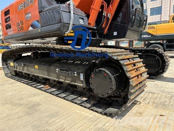 Hitachi ZX 200-3 Гусеничні екскаватори
