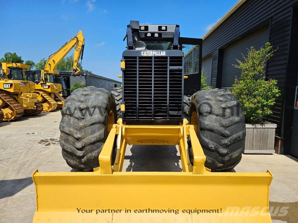 CAT 545 C Skideri