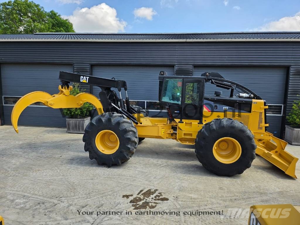 CAT 545 C Skideri