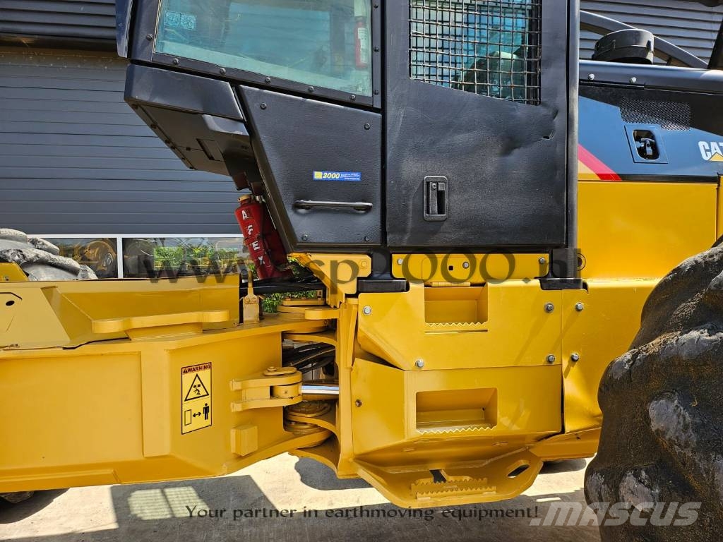 CAT 545 C Skideri