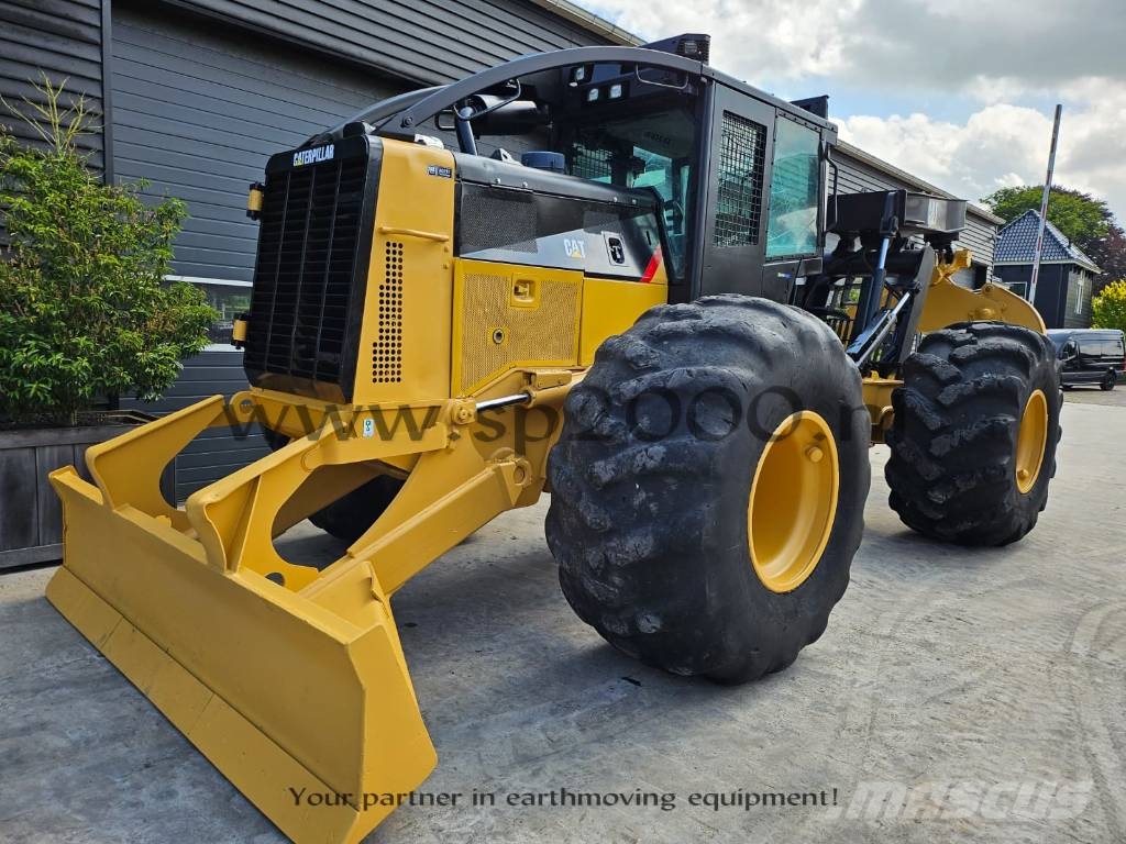 CAT 545 C Skideri