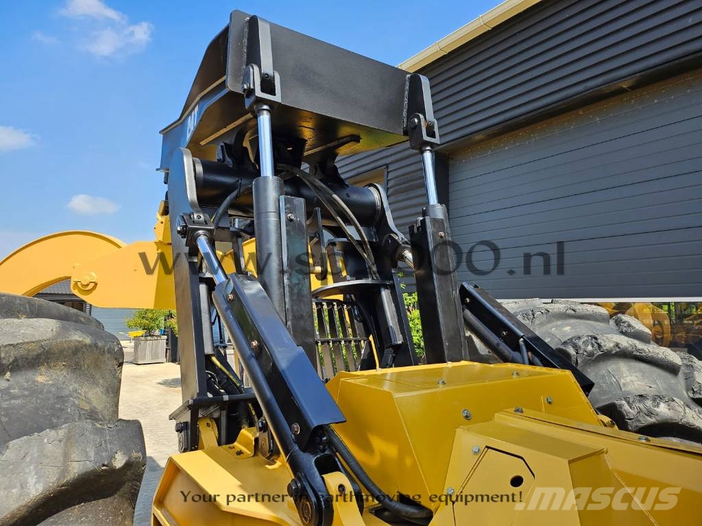 CAT 545 C Skideri