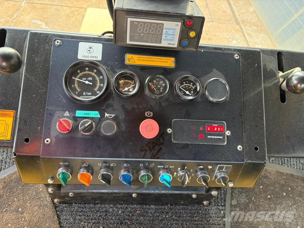 Dynapac CS142 振動ローラ