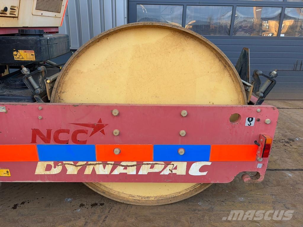 Dynapac CS142 振動ローラ