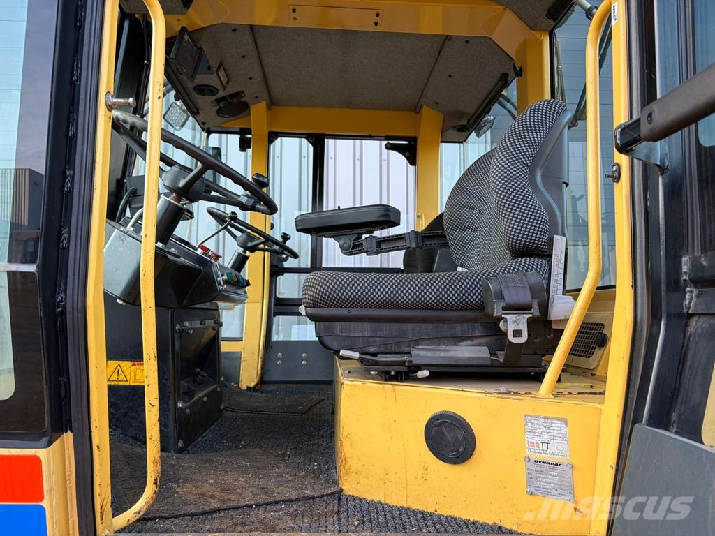 Dynapac CS142 振動ローラ