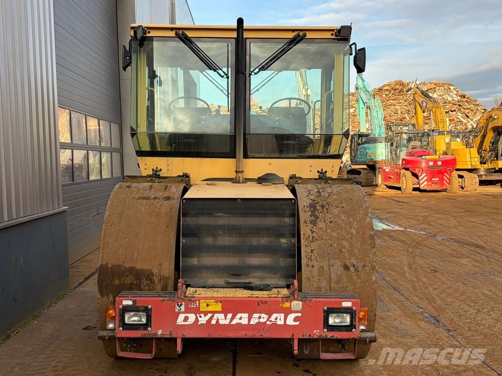 Dynapac CS142 振動ローラ