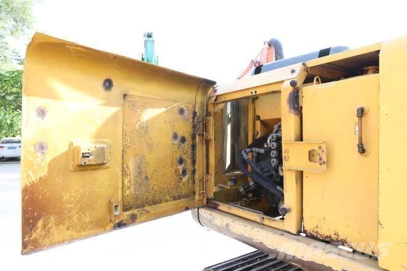 Komatsu PC 120-6E 小型挖掘机