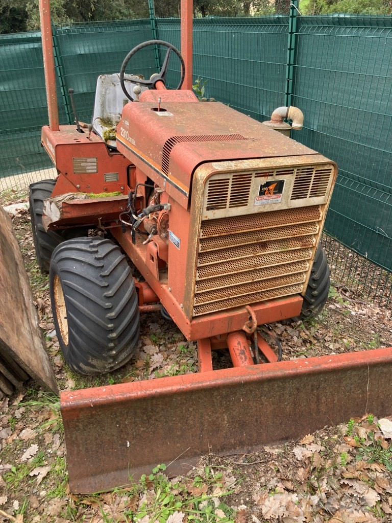 Ditch Witch 2310 DD ماكينات حفر خنادق