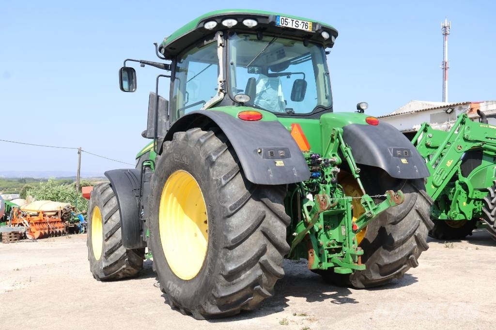 John Deere 7250 R Traktoren