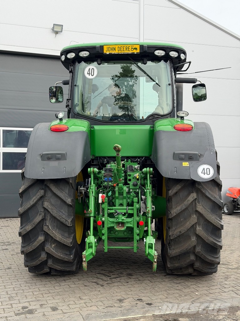 John Deere 7270 R Трактори
