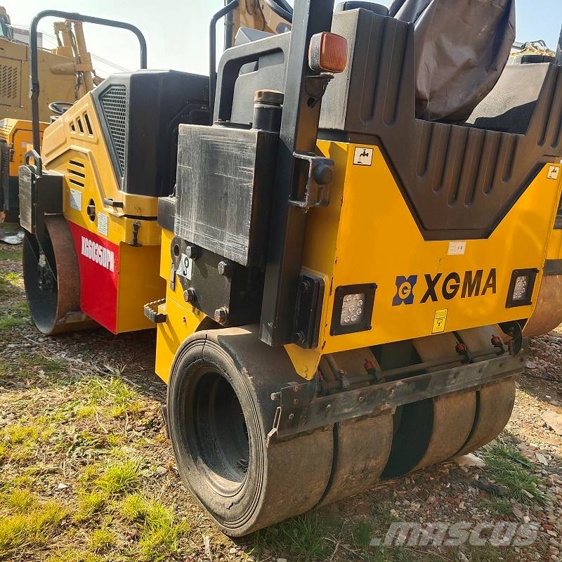 XCMG XP 303 Rodillos sobre neumáticos