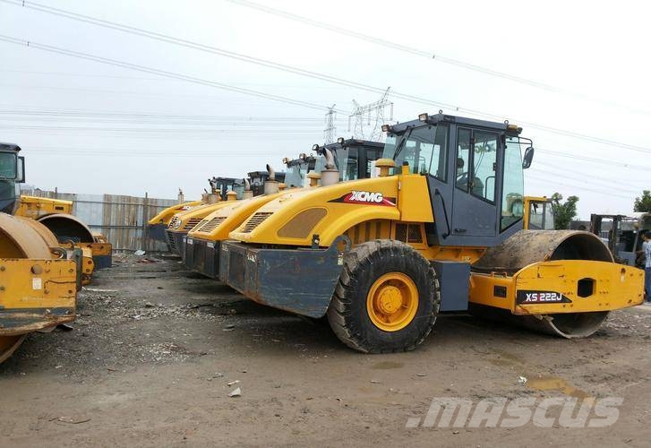 XCMG XP 303 Rodillos sobre neumáticos