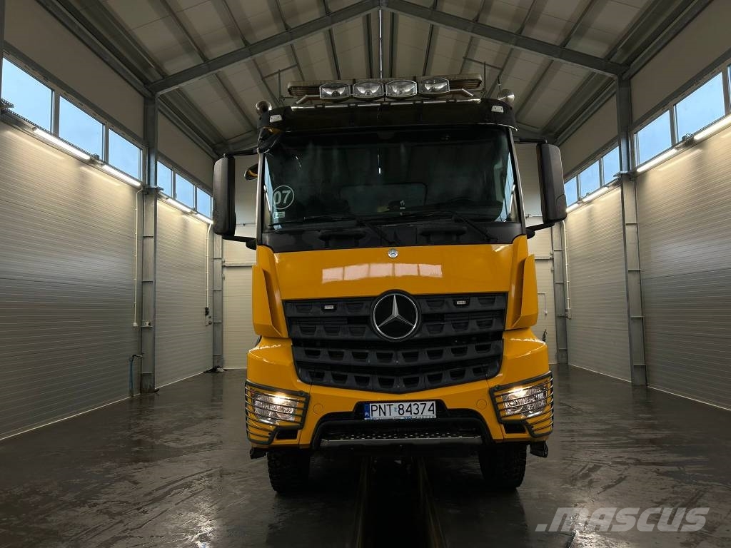 Mercedes-Benz Arocs 8X8 Kipper