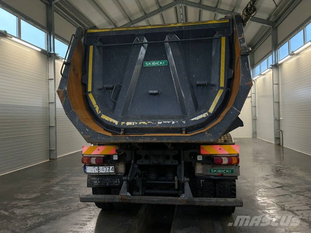 Mercedes-Benz Arocs 8X8 Kipper