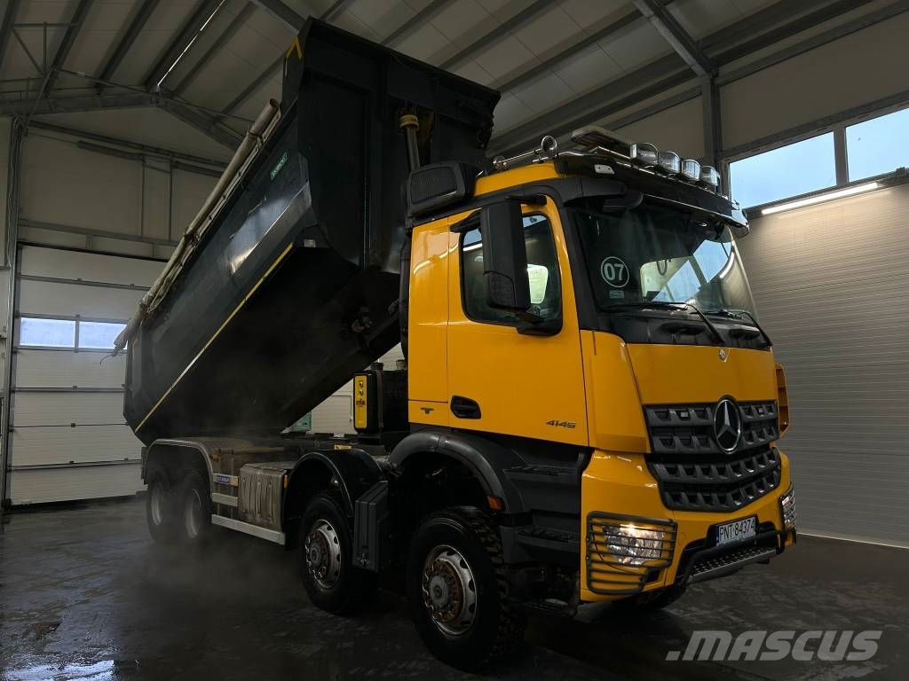 Mercedes-Benz Arocs 8X8 Kipper