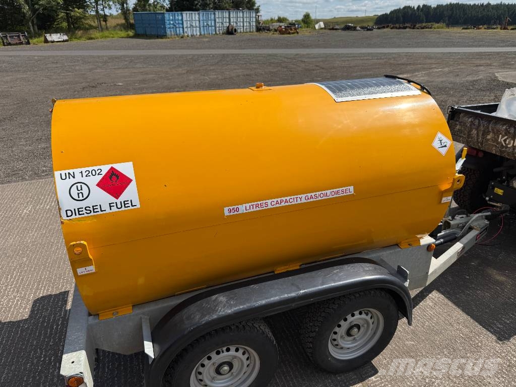 Trailer Engineering 950L Bowser Fuel and additive tanks