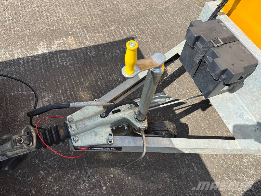 Trailer Engineering 950L Bowser Fuel and additive tanks